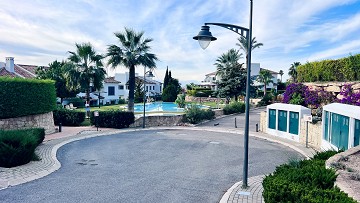 Adosado de esquina de lujo en Golf Bahía – Cerca de Benidorm, playas, golf y parques temáticos - Lotus Properties