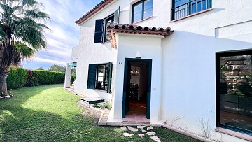 Adosado de esquina de lujo en Golf Bahía – Cerca de Benidorm, playas, golf y parques temáticos - Lotus Properties