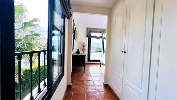 Adosado de esquina de lujo en Golf Bahía – Cerca de Benidorm, playas, golf y parques temáticos - Lotus Properties