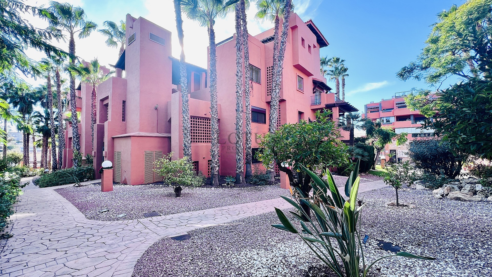 Vivienda Exclusiva junto al Golf de Villamartín – Hogar Moderno en Ubicación Privilegiada cerca de La Zenia Boulevard - Lotus Properties