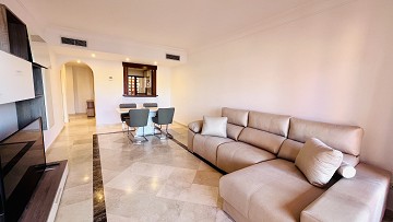 Vivienda Exclusiva junto al Golf de Villamartín – Hogar Moderno en Ubicación Privilegiada cerca de La Zenia Boulevard - Lotus Properties