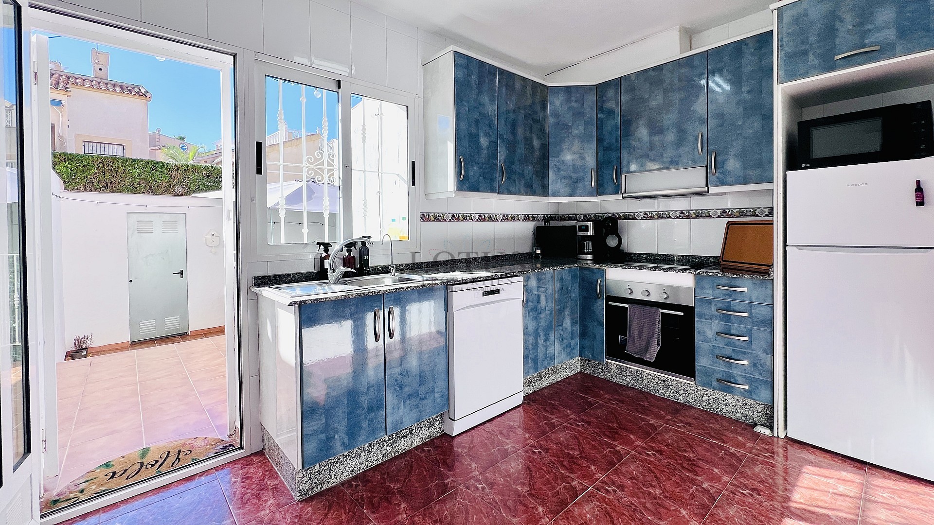 Mediterrane droom in Villamartin – Hoekwoning met drie slaapkamers, zwembad en tuin - Lotus Properties