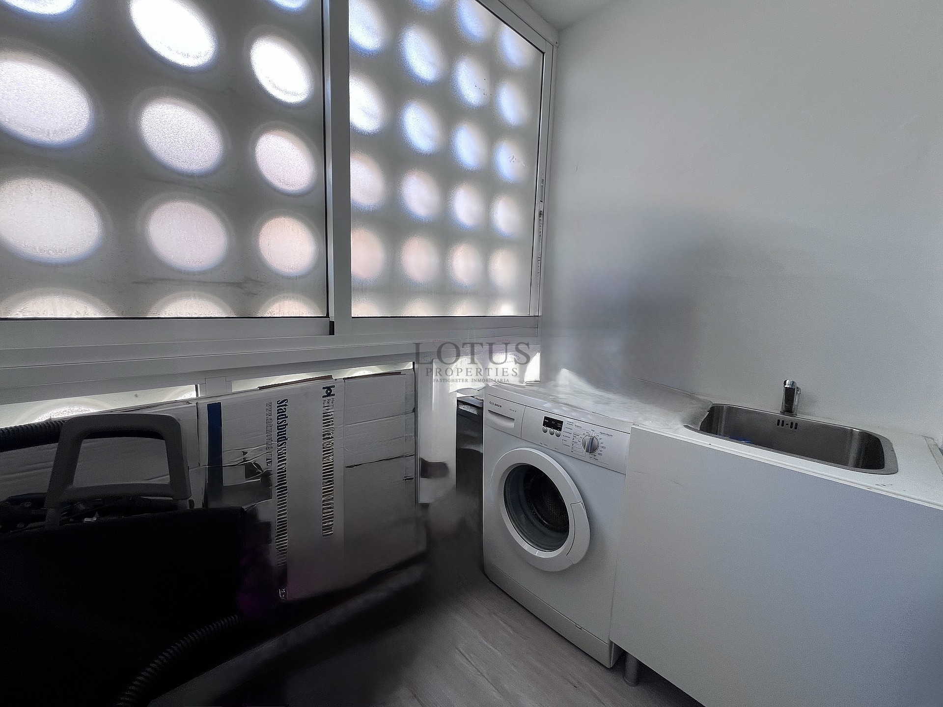 FANTASTISCH APPARTEMENT OP 30 METER VAN DE ZEE - Lotus Properties