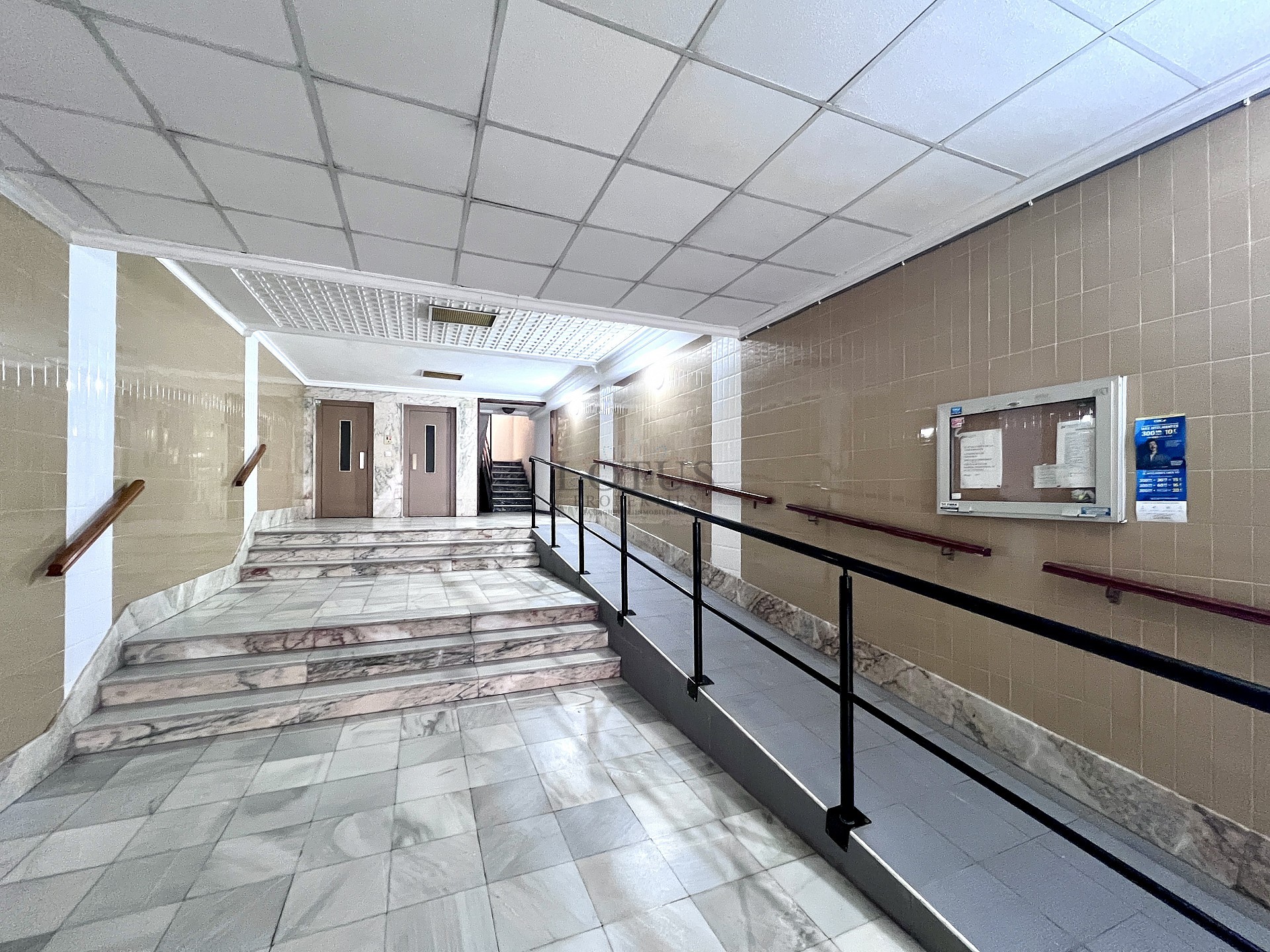 FANTASTISCH APPARTEMENT OP 30 METER VAN DE ZEE - Lotus Properties