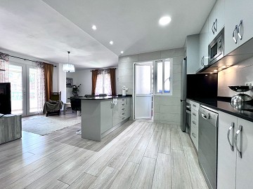 FANTASTISCH APPARTEMENT OP 30 METER VAN DE ZEE - Lotus Properties