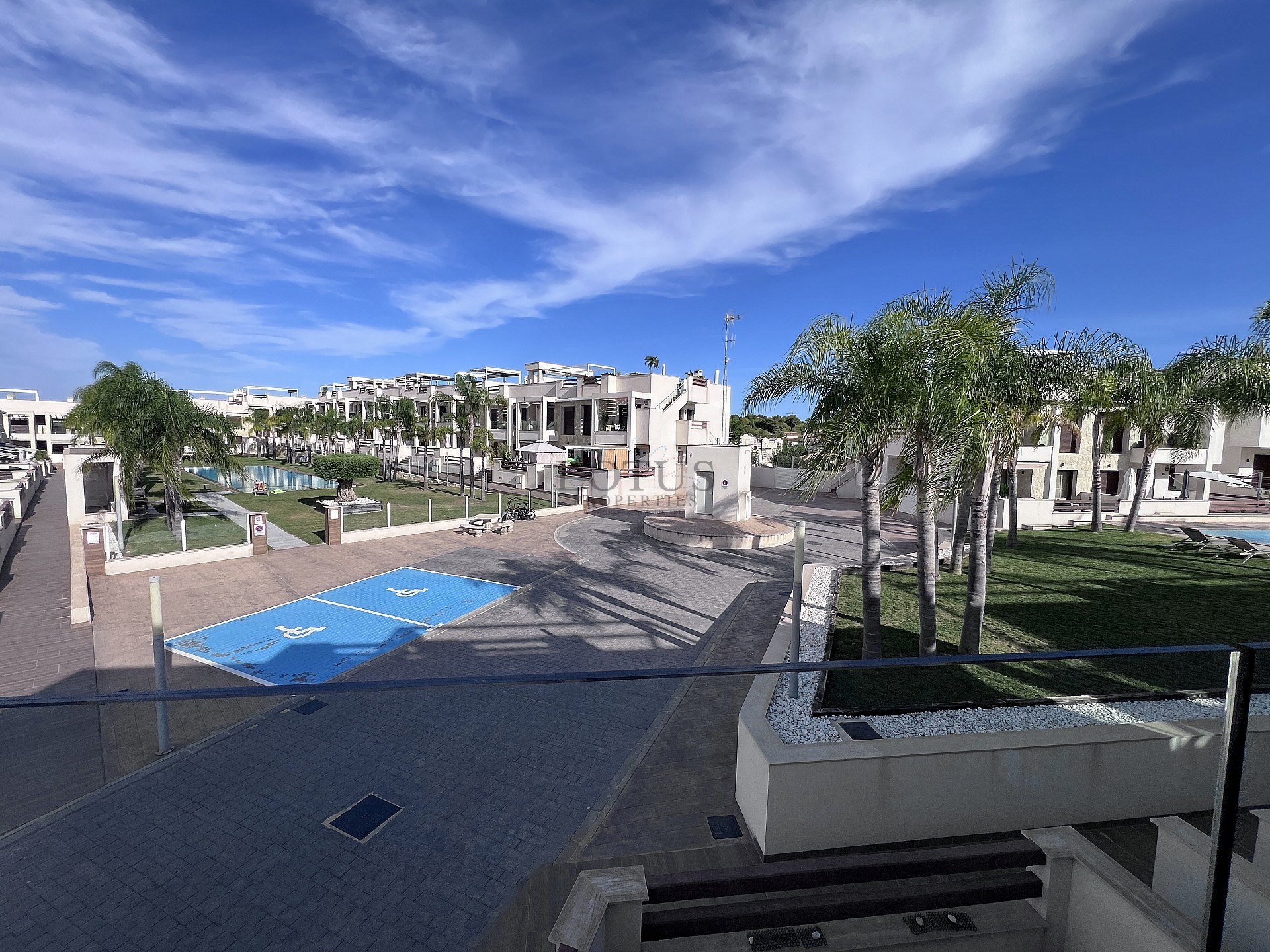 Exclusive 3-bedroom roof bungalow in Los Balcones - Lotus Properties