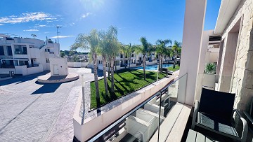 Exclusieve bungalow met 3 slaapkamers op het dak in Los Balcones - Lotus Properties